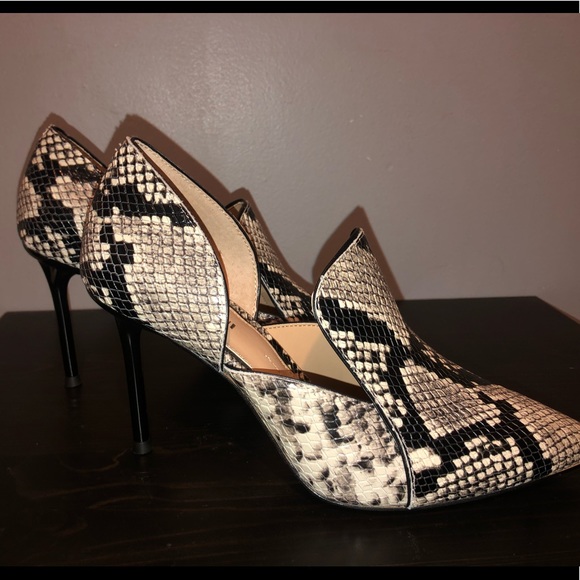 Gianni Binni cheeta print heels 😳🥵 - Picture 2 of 3
